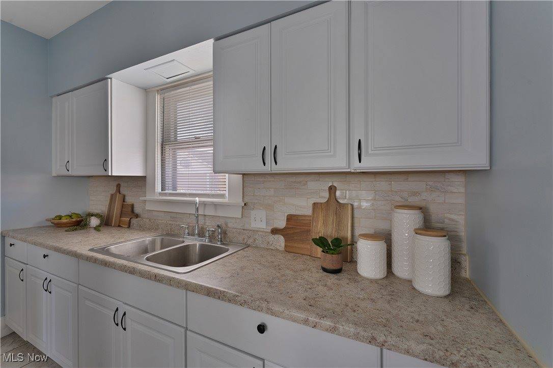 306 Maplewood Avenue, Struthers, OH 44471