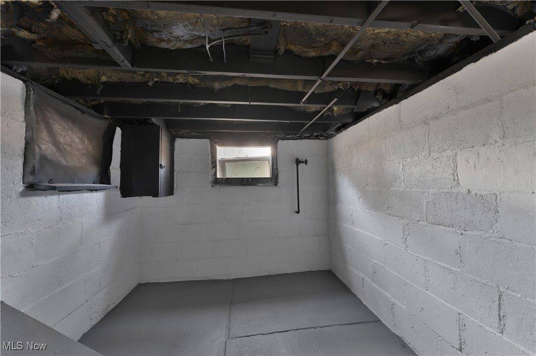 306 Maplewood Avenue, Struthers, OH 44471