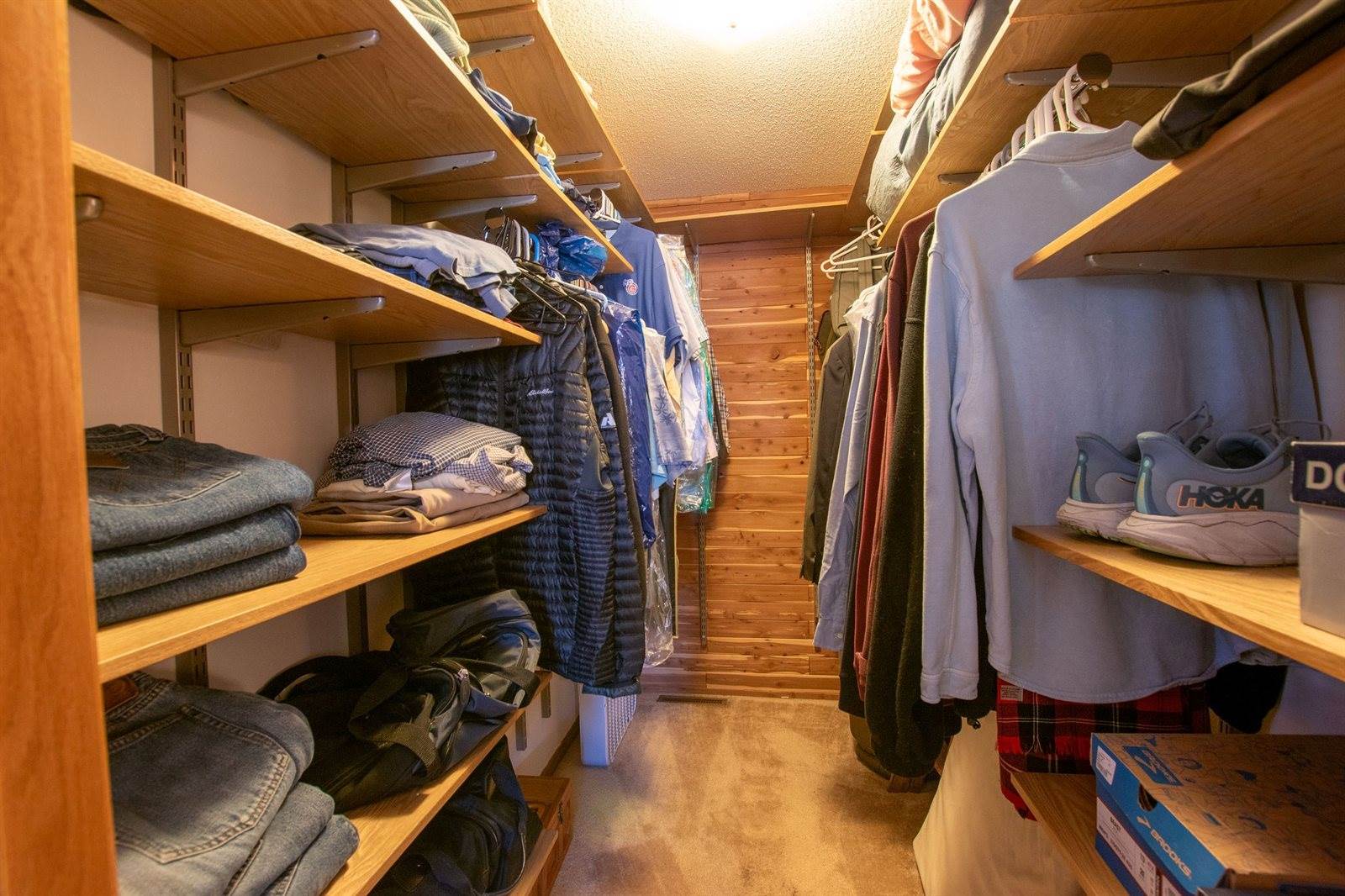 1776 NW 109th Court, Clive, IA 50325