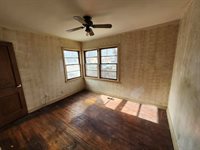 2342 South Mosley Ave, Wichita, KS 67211