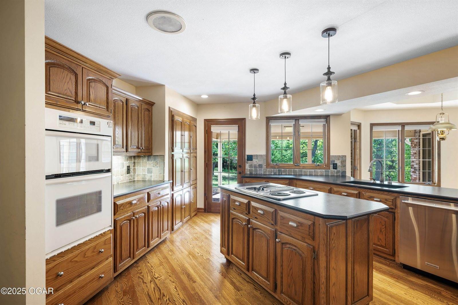 712 West 42nd Street, Joplin, MO 64804