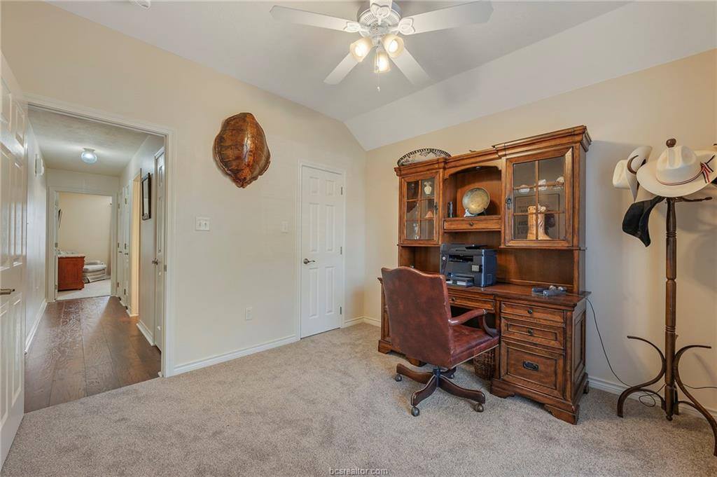 4906 Winchester Drive, Bryan, TX 77802