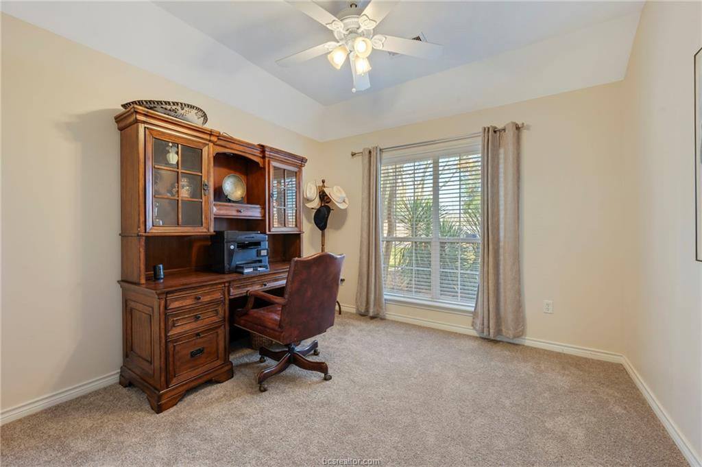 4906 Winchester Drive, Bryan, TX 77802