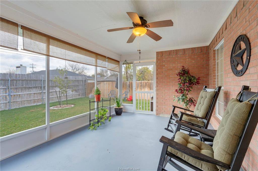 4906 Winchester Drive, Bryan, TX 77802