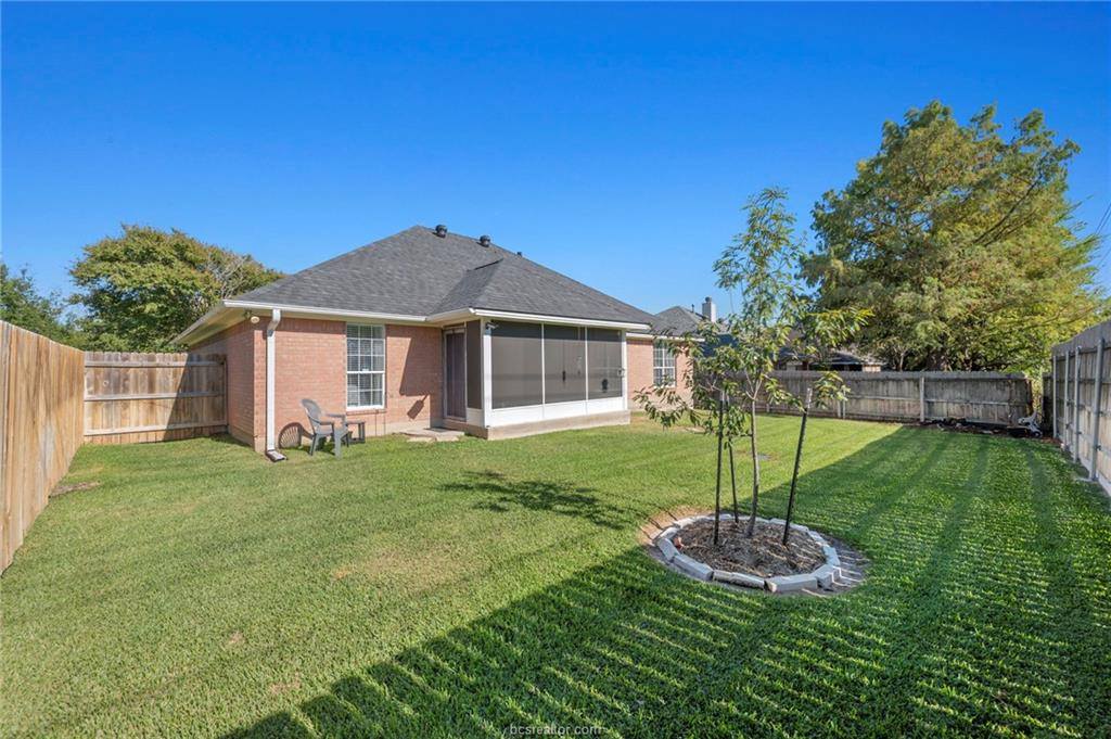 4906 Winchester Drive, Bryan, TX 77802