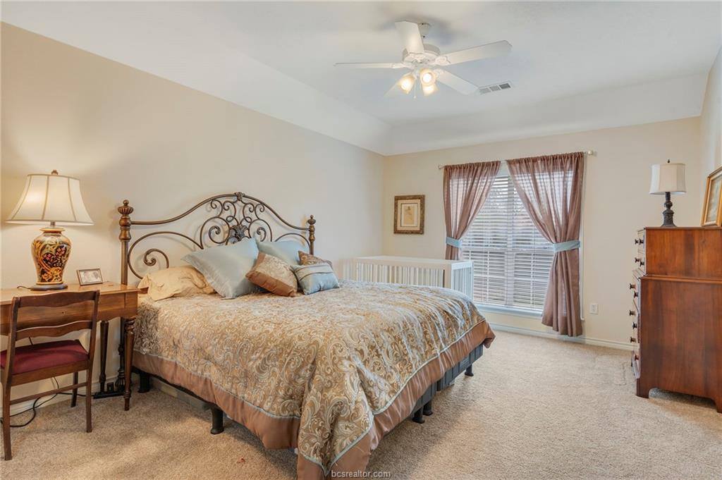 4906 Winchester Drive, Bryan, TX 77802