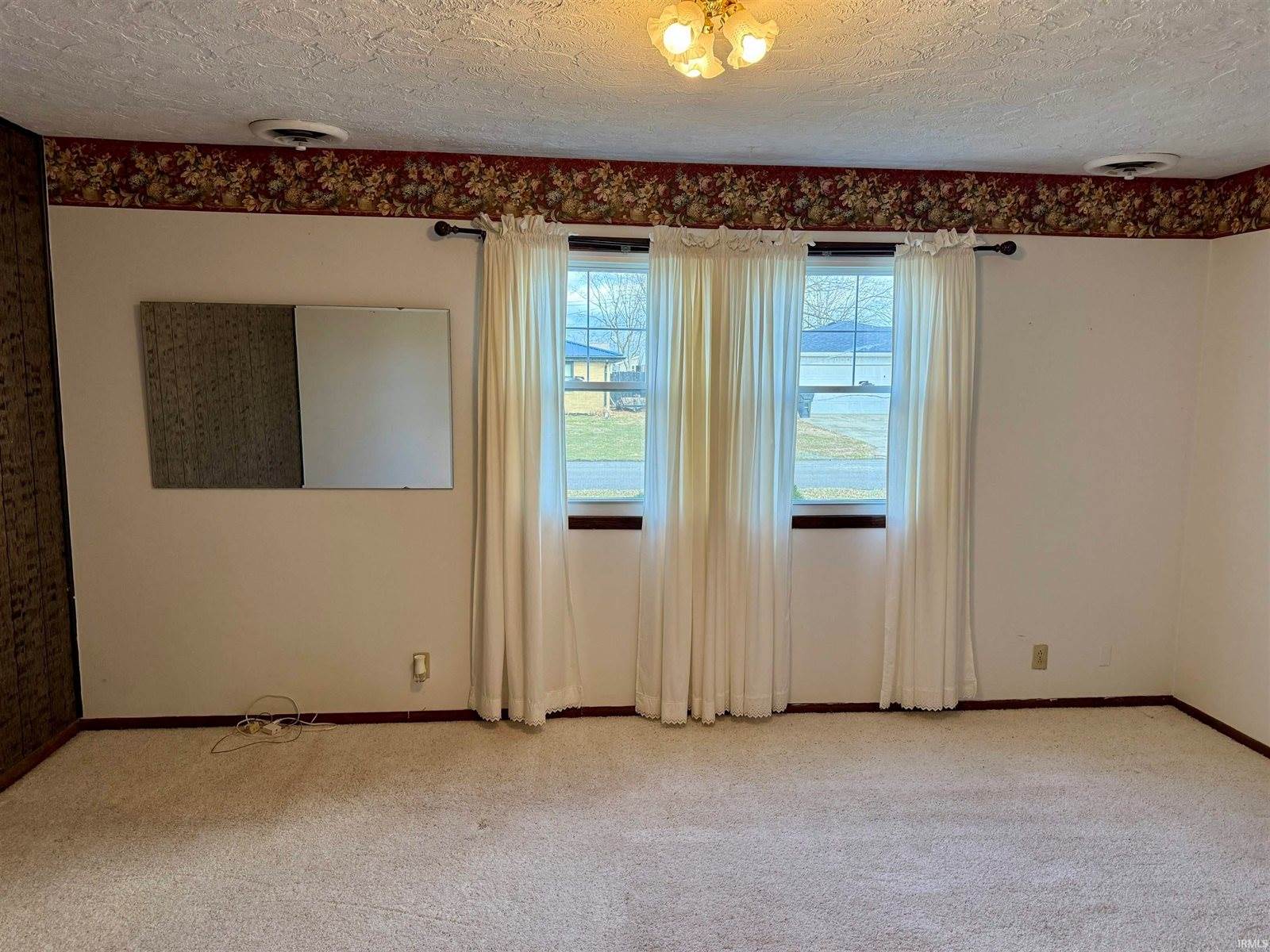 3005 W Sunblest Drive, Muncie, IN 47302