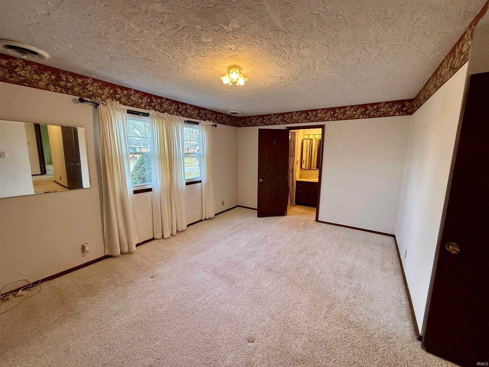 3005 W Sunblest Drive, Muncie, IN 47302