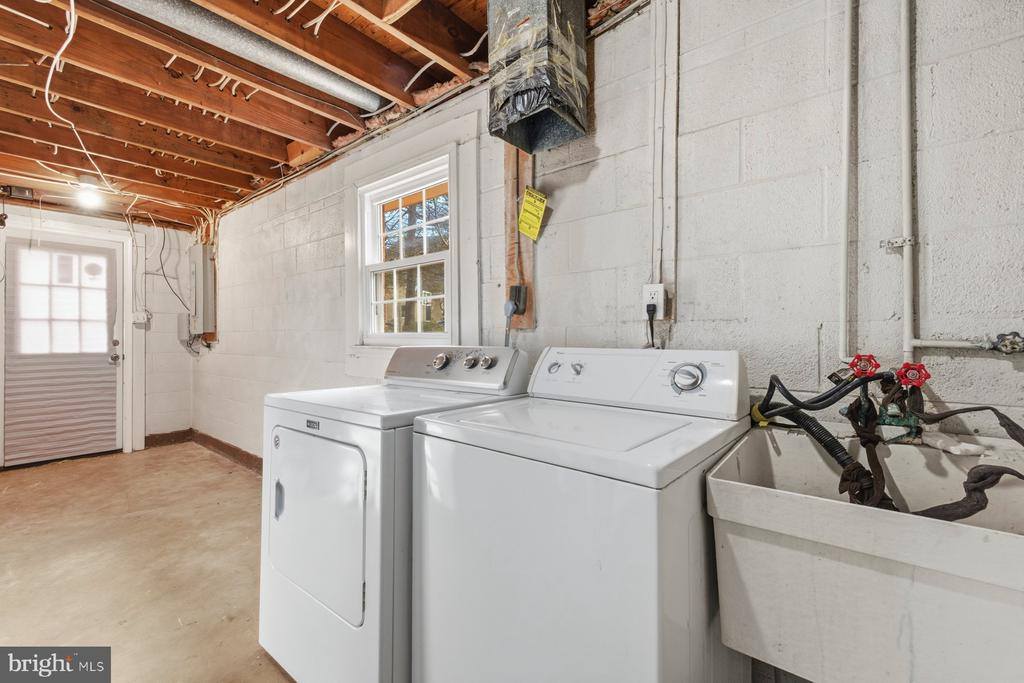 11733 Becket Street, Potomac, MD 20854