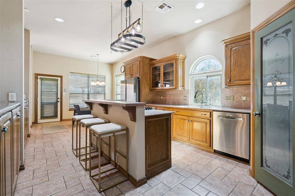 6796 Stone Valley Drive, Edmond, OK 73034