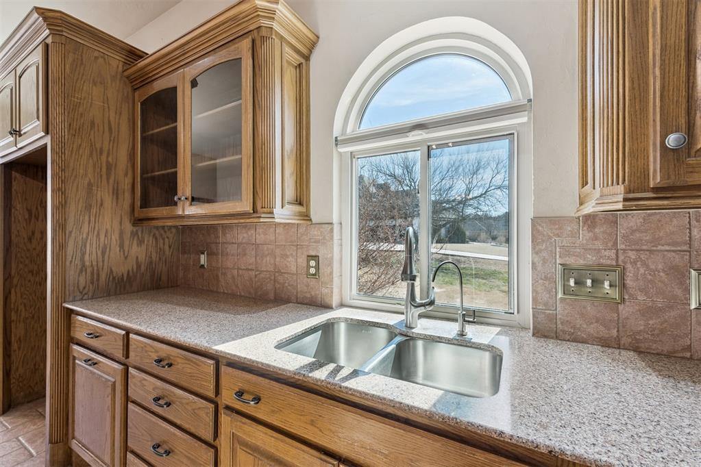 6796 Stone Valley Drive, Edmond, OK 73034