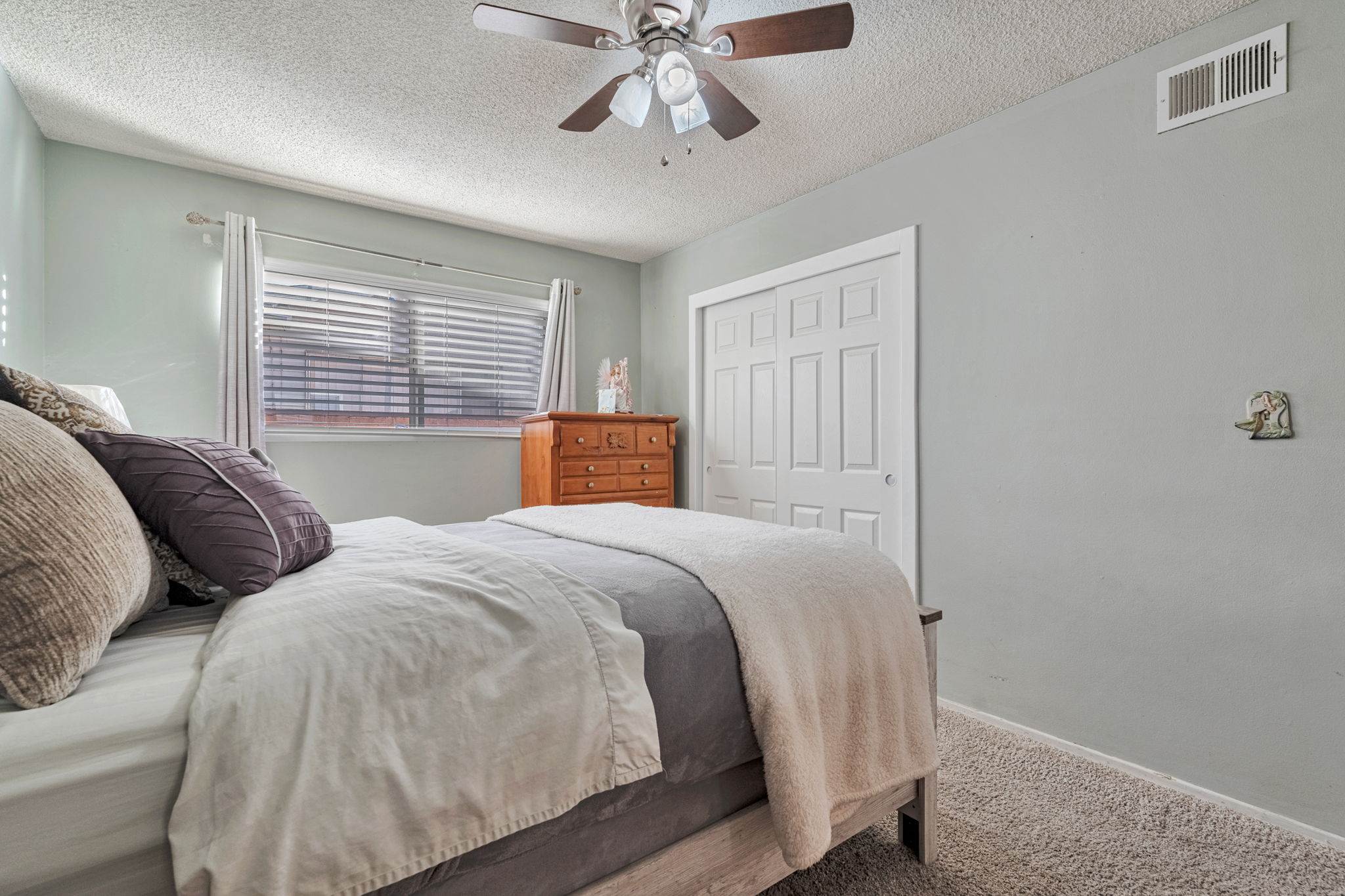 38657 30th St E, Palmdale, CA 93550