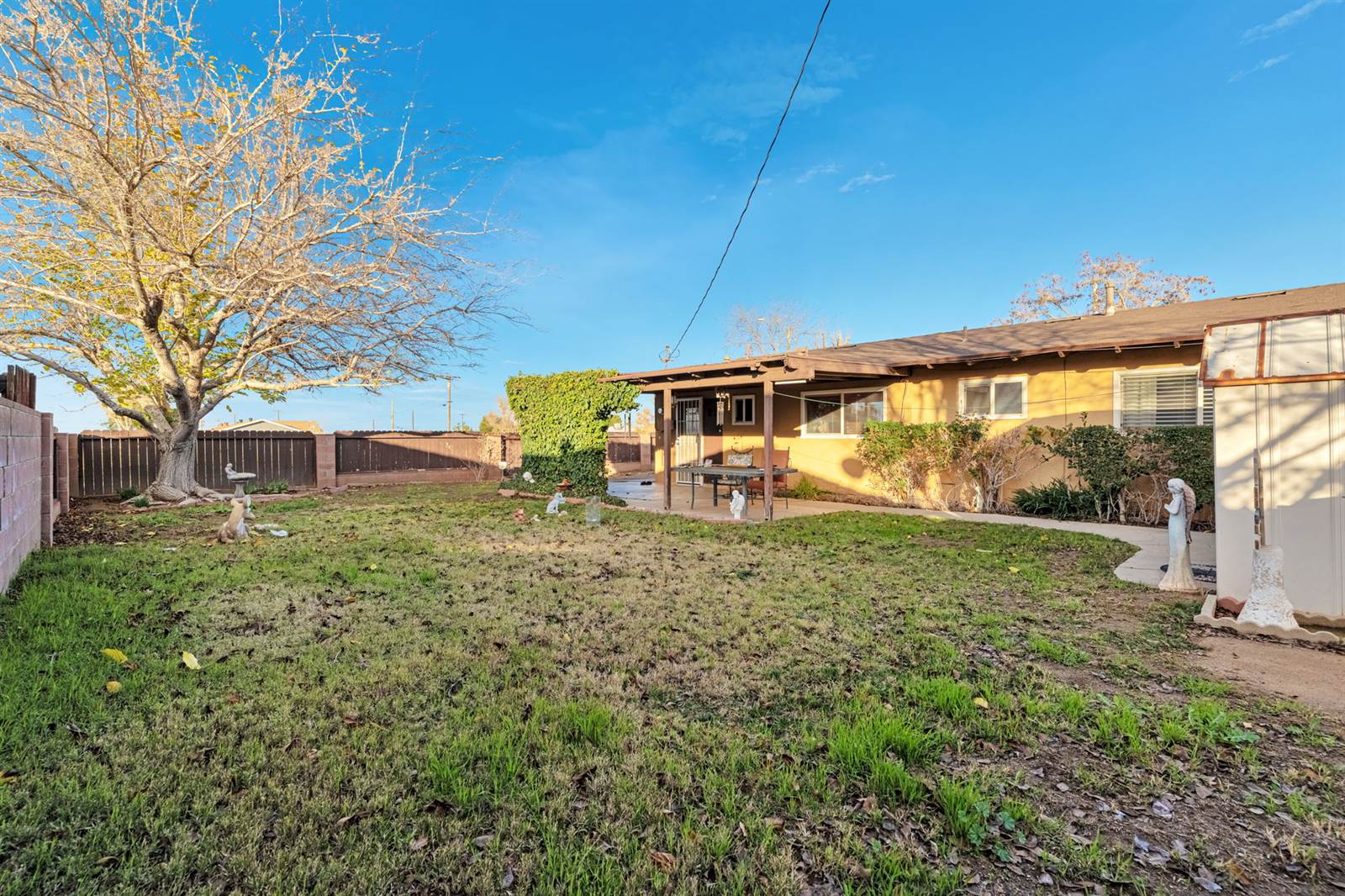 38657 30th St E, Palmdale, CA 93550