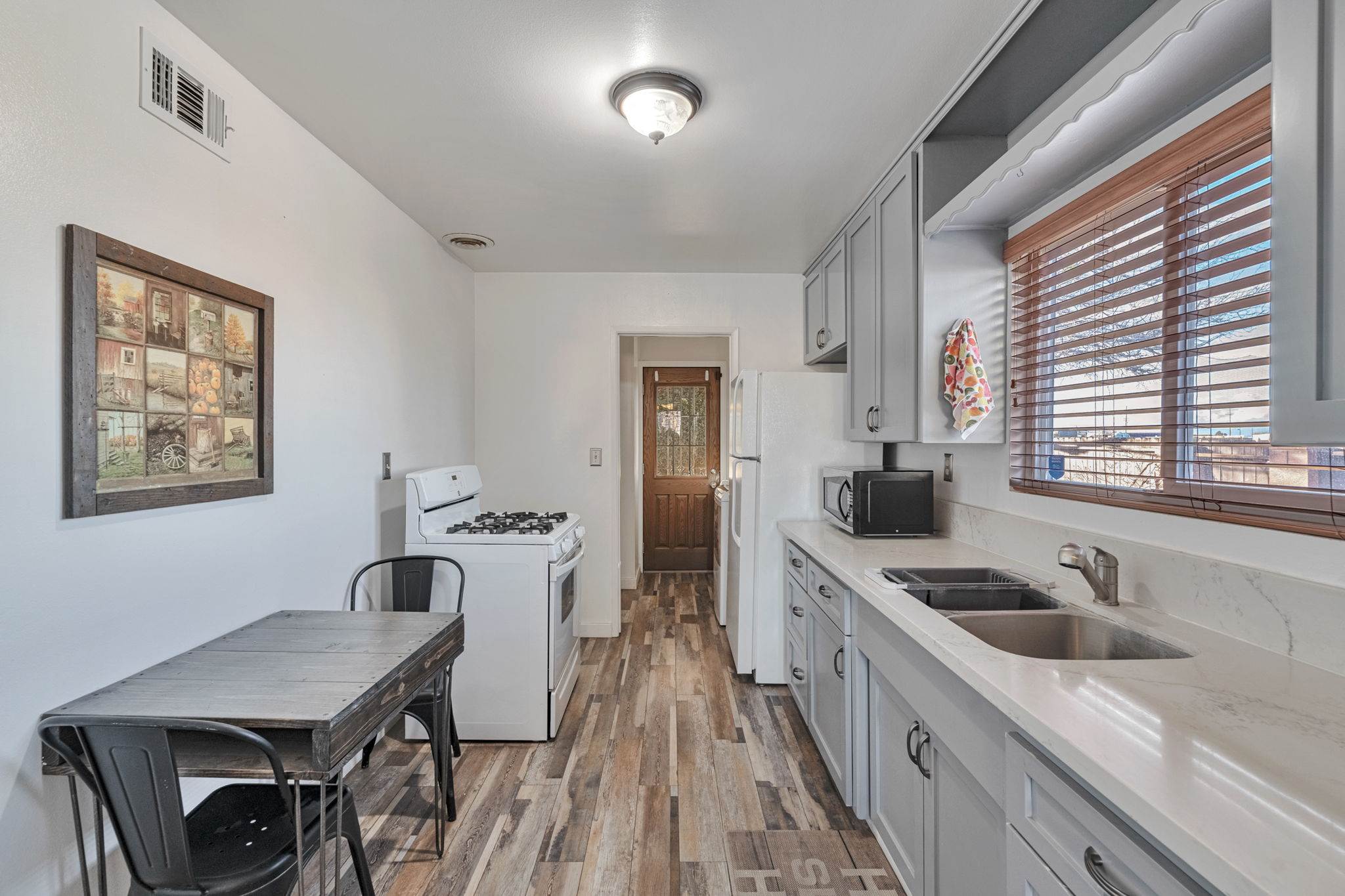 38657 30th St E, Palmdale, CA 93550