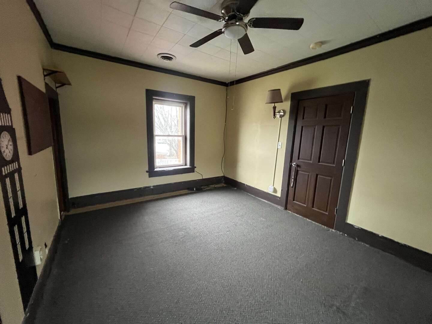 3302 Rockingham Rd Road, Davenport, IA 52802