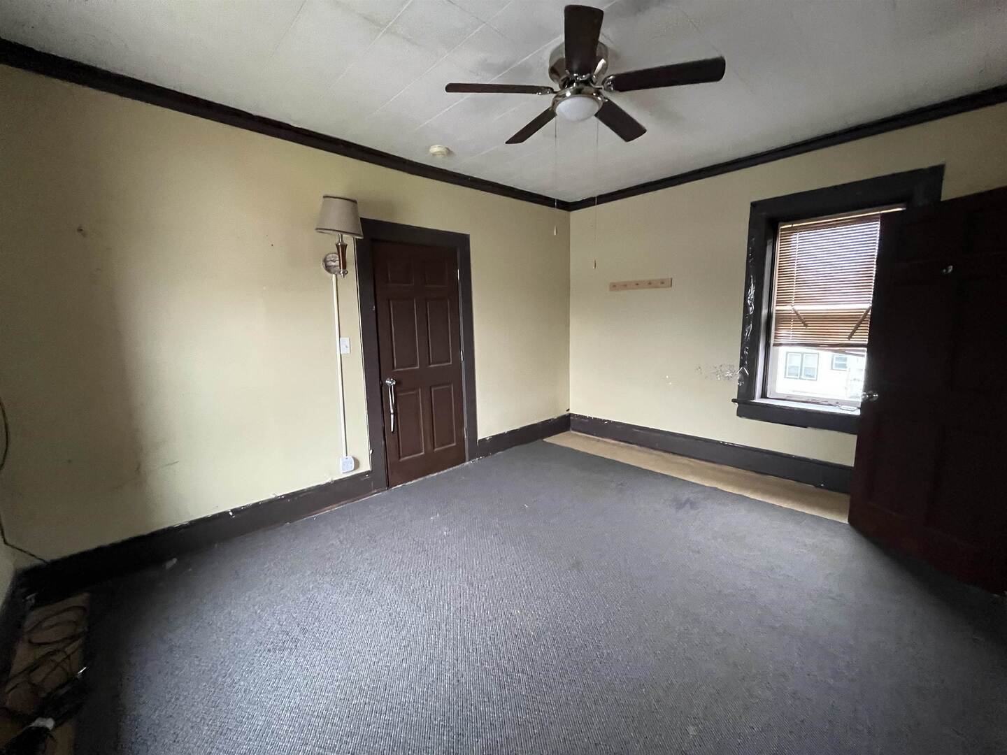 3302 Rockingham Rd Road, Davenport, IA 52802