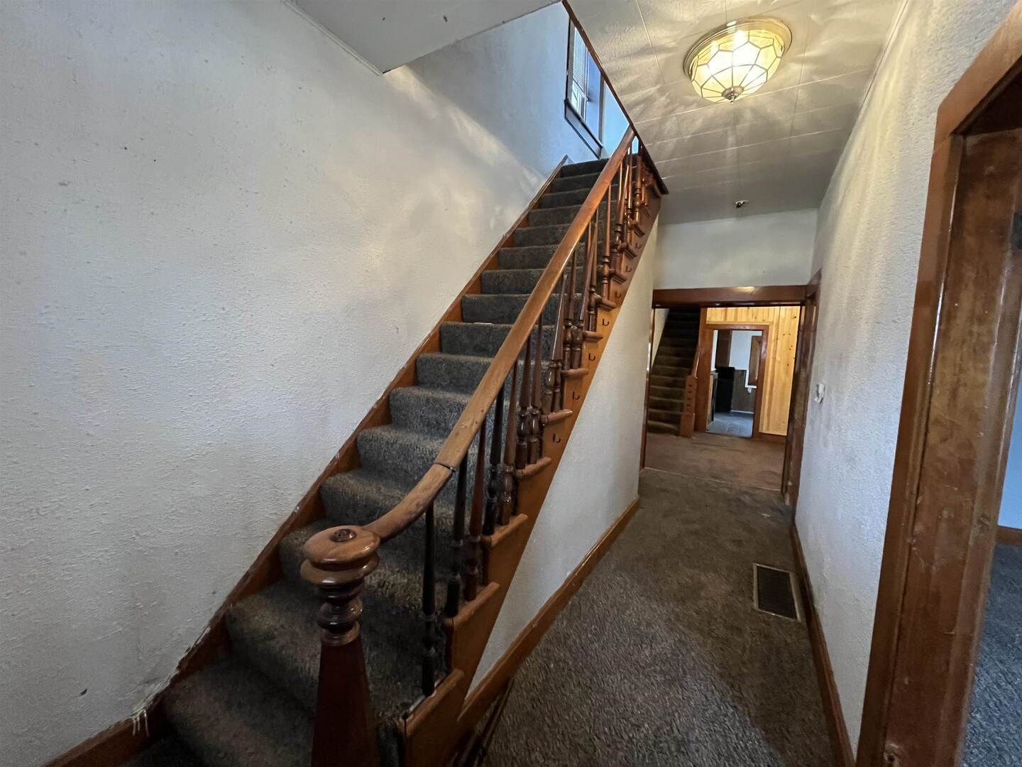 3302 Rockingham Rd Road, Davenport, IA 52802