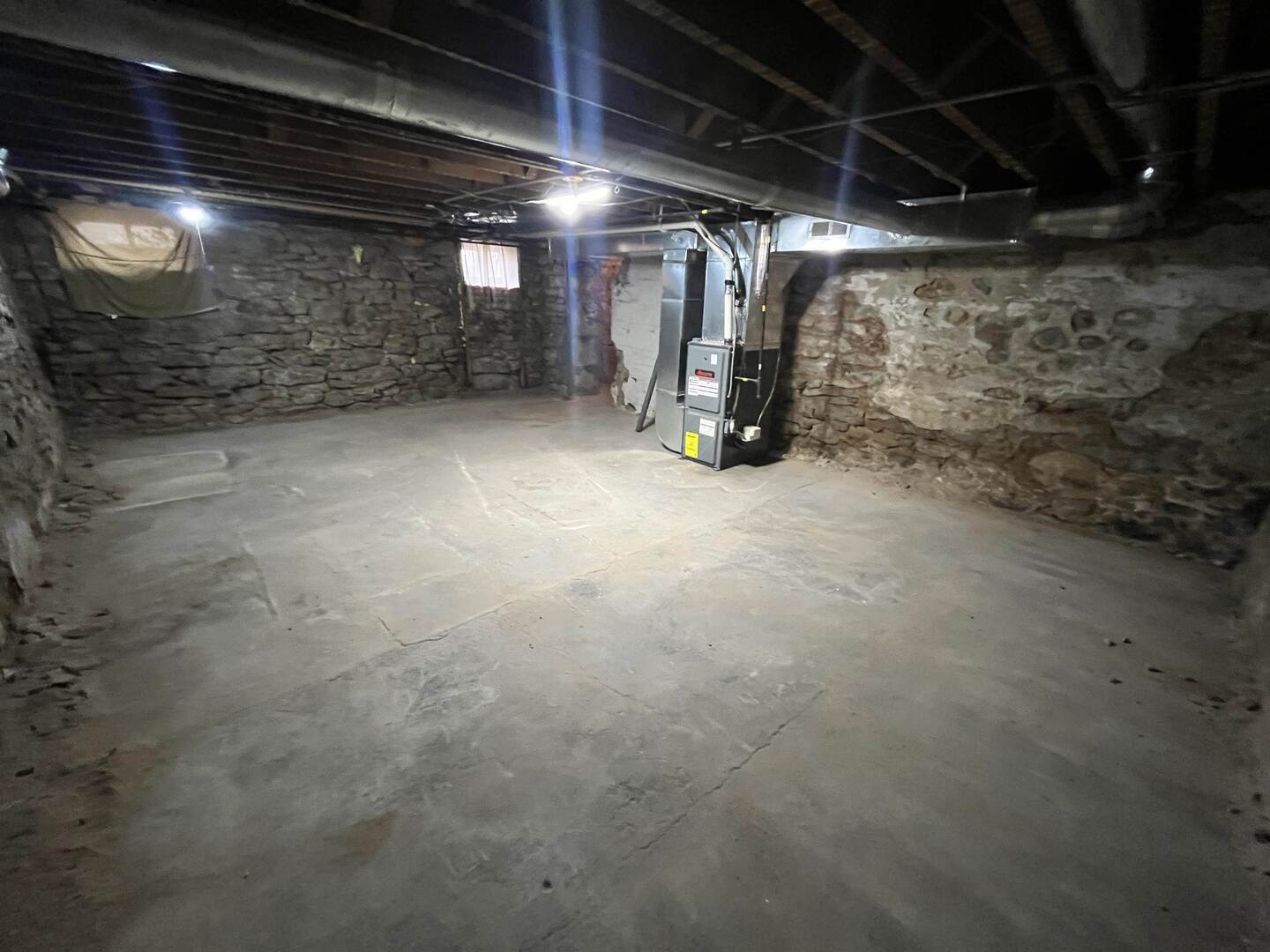 3302 Rockingham Rd Road, Davenport, IA 52802