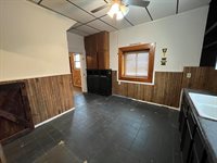 3302 Rockingham Rd Road, Davenport, IA 52802