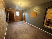 3302 Rockingham Rd Road, Davenport, IA 52802