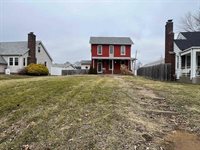 3302 Rockingham Rd Road, Davenport, IA 52802