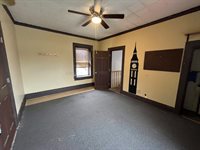 3302 Rockingham Rd Road, Davenport, IA 52802