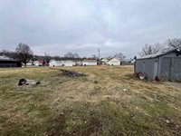 3302 Rockingham Rd Road, Davenport, IA 52802