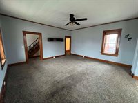 3302 Rockingham Rd Road, Davenport, IA 52802