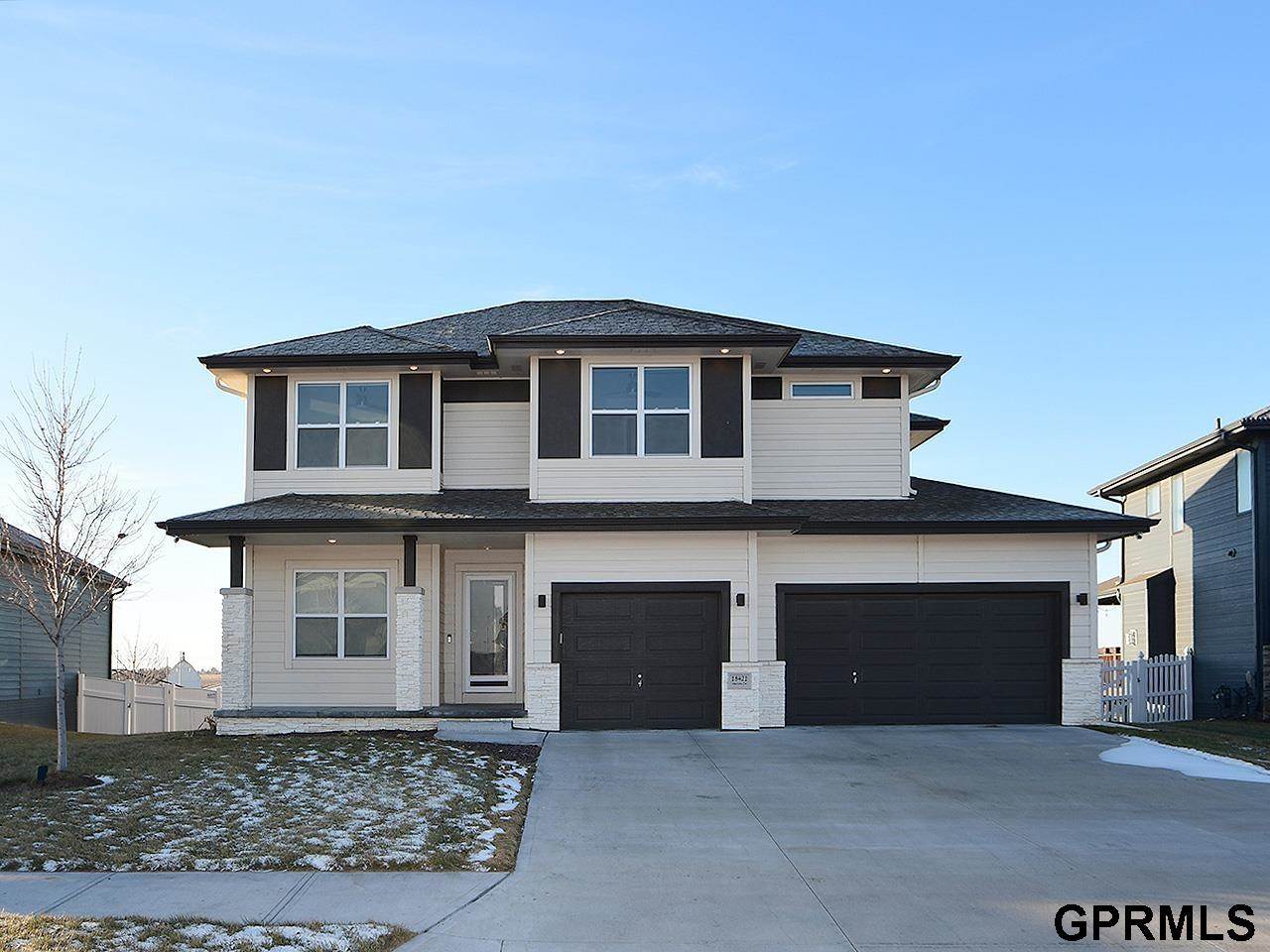 18421 Merion Drive, Omaha, NE 68136