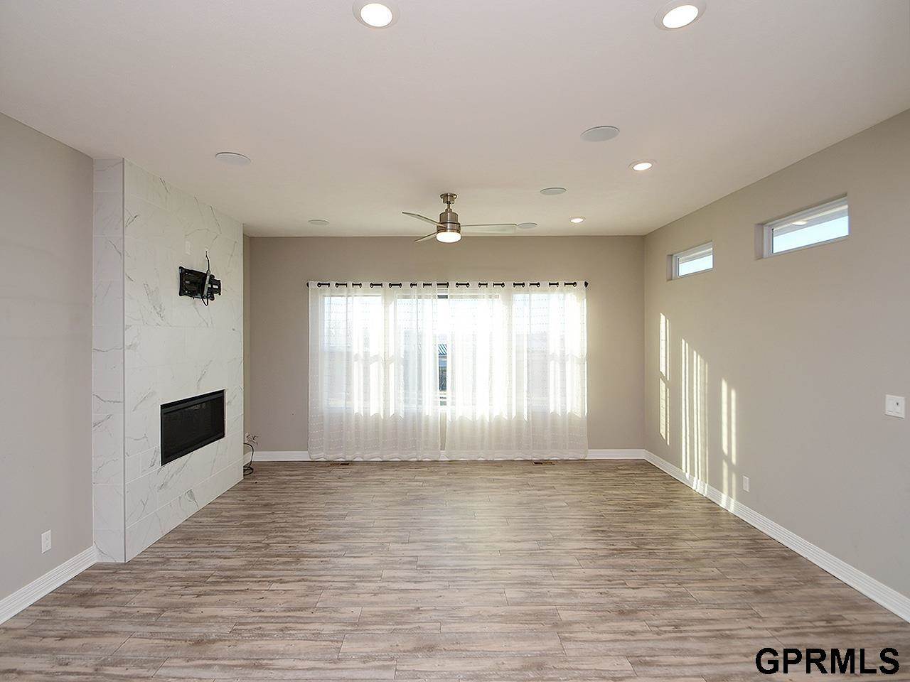 18421 Merion Drive, Omaha, NE 68136