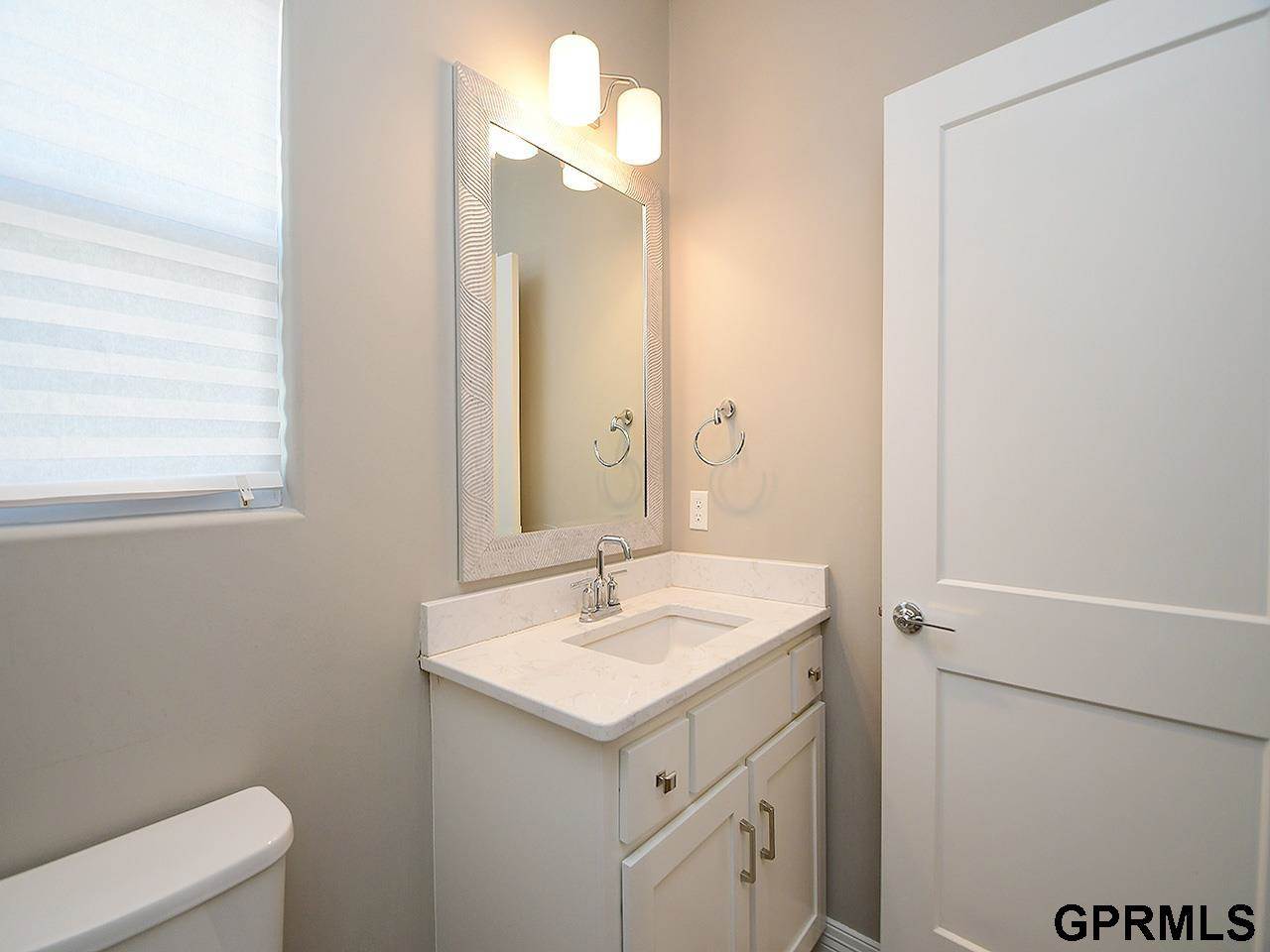 18421 Merion Drive, Omaha, NE 68136