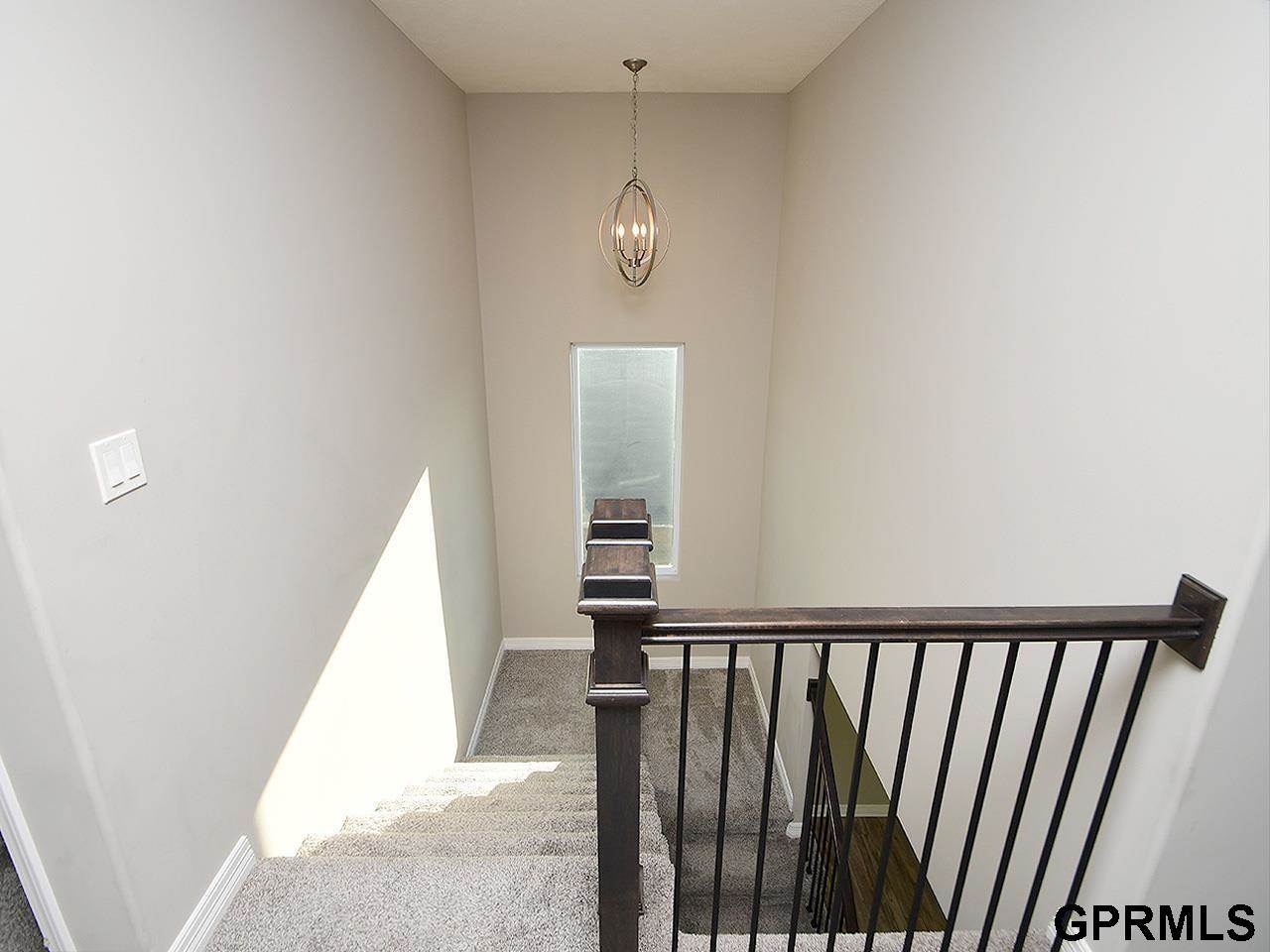 18421 Merion Drive, Omaha, NE 68136