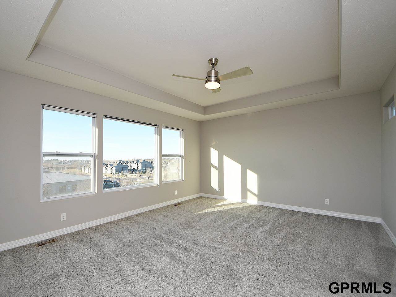 18421 Merion Drive, Omaha, NE 68136