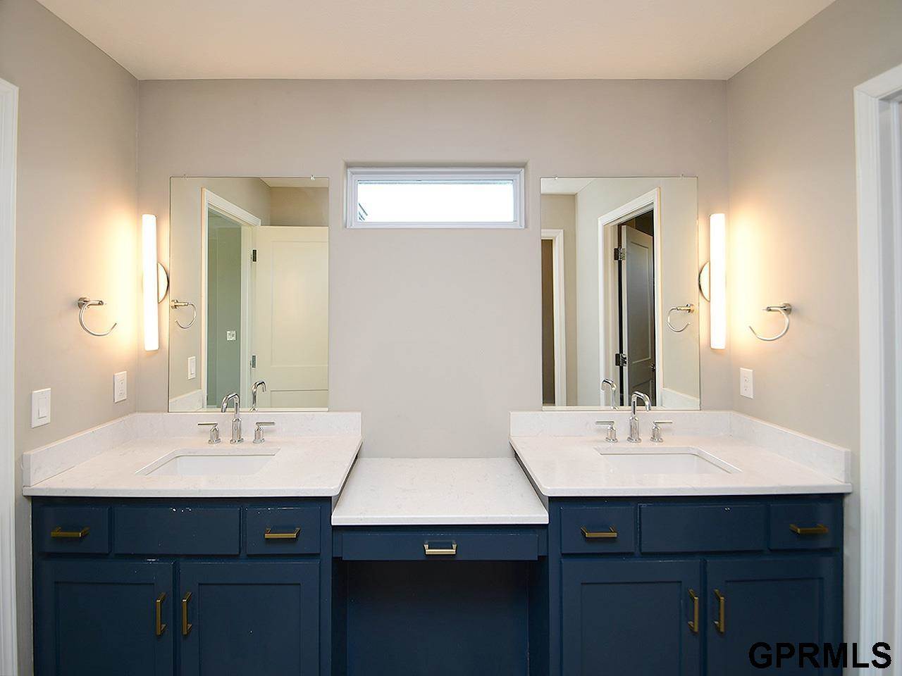 18421 Merion Drive, Omaha, NE 68136