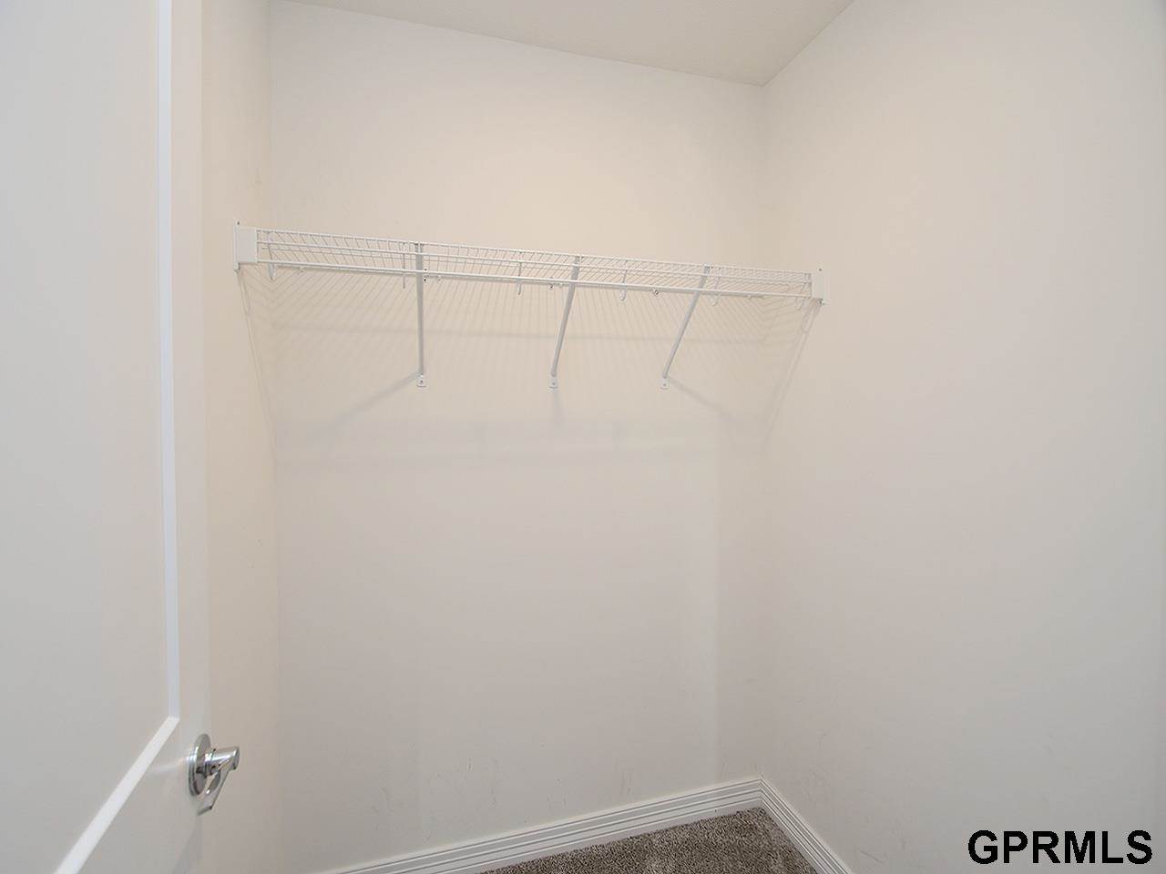 18421 Merion Drive, Omaha, NE 68136