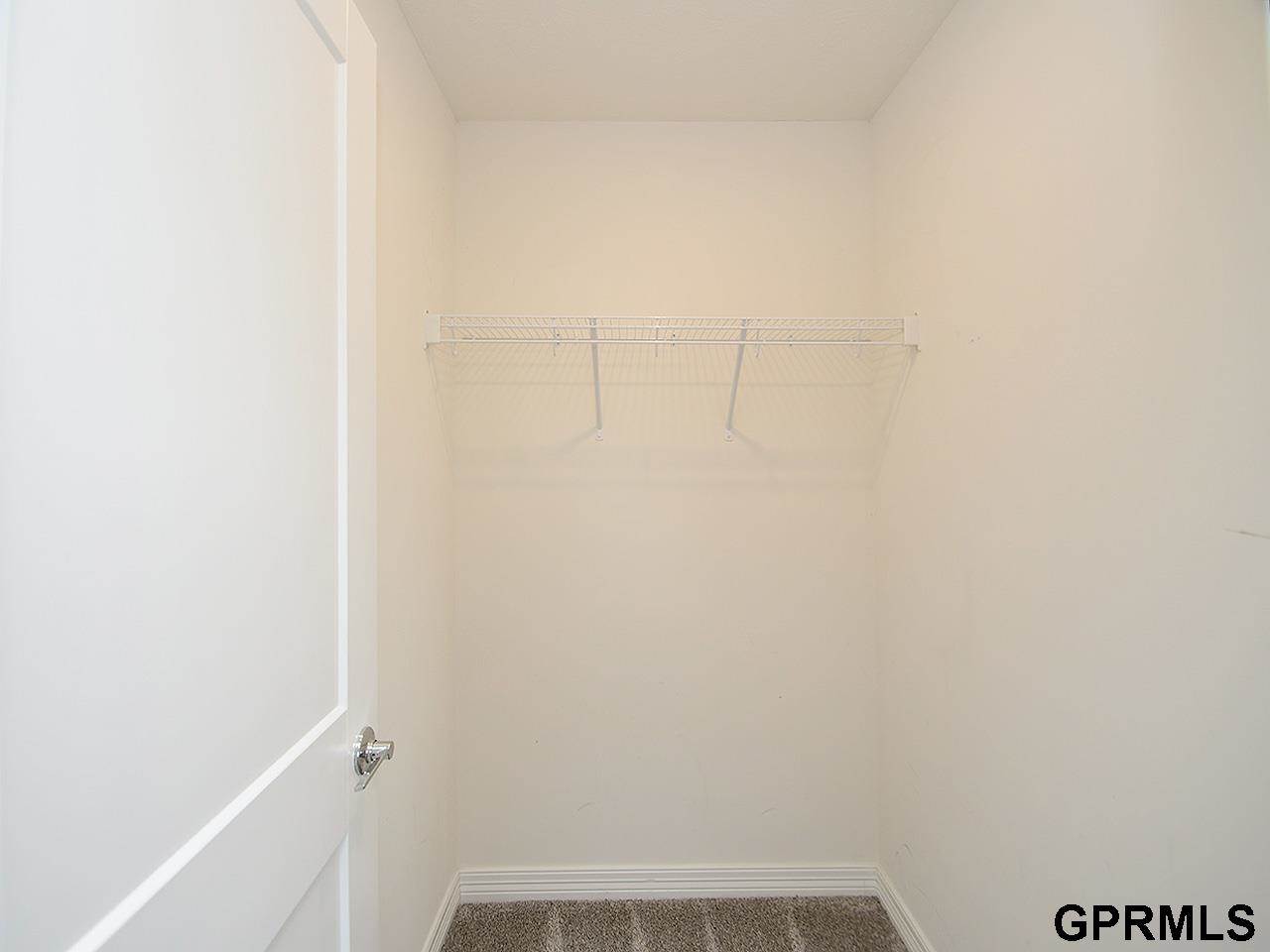 18421 Merion Drive, Omaha, NE 68136