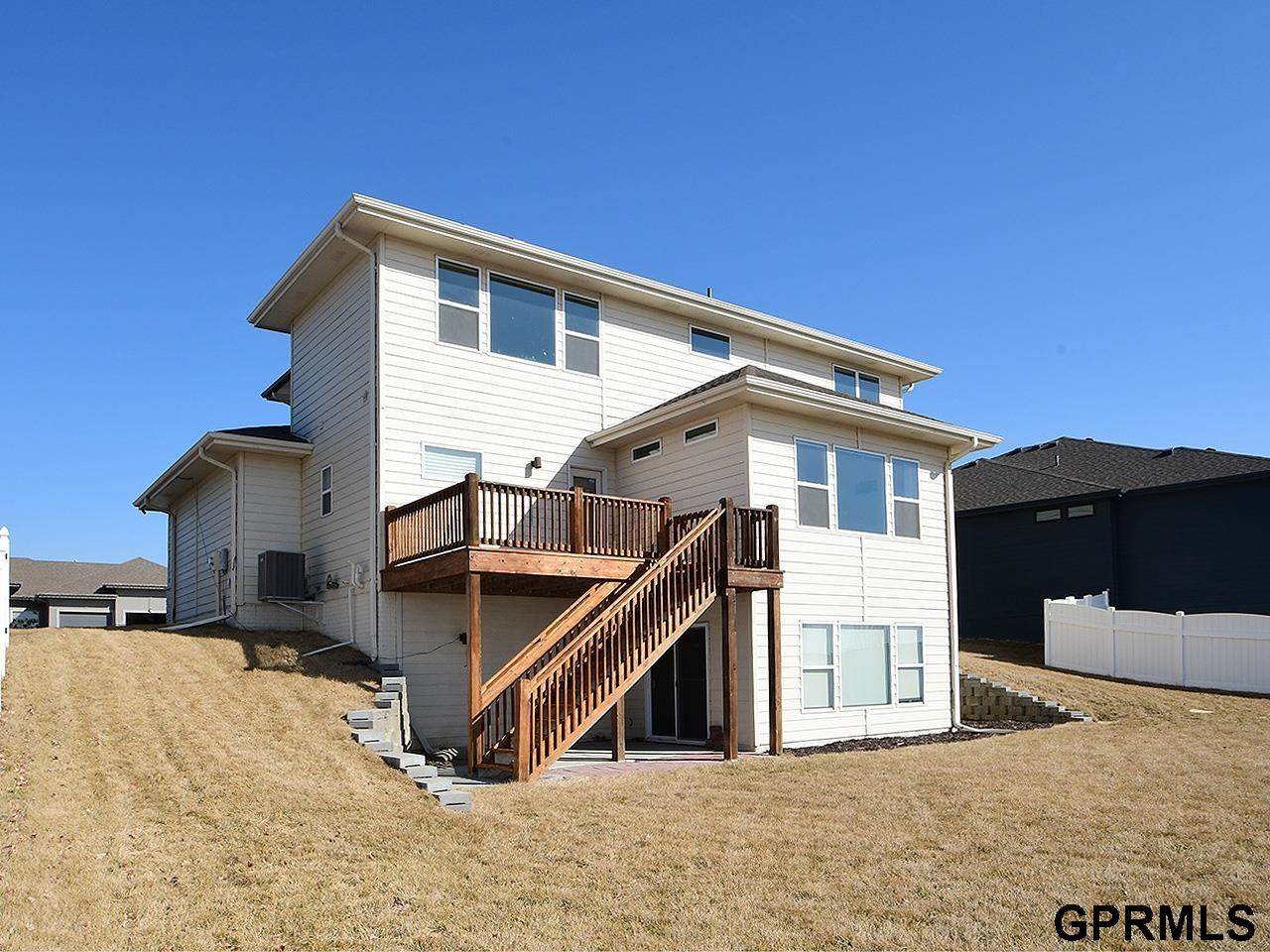 18421 Merion Drive, Omaha, NE 68136