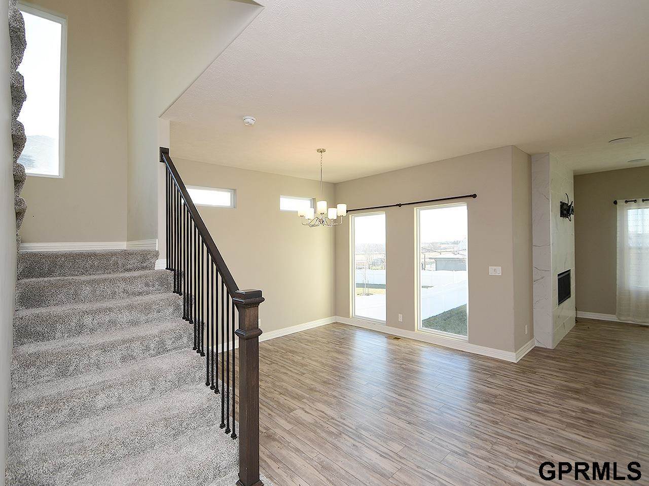 18421 Merion Drive, Omaha, NE 68136