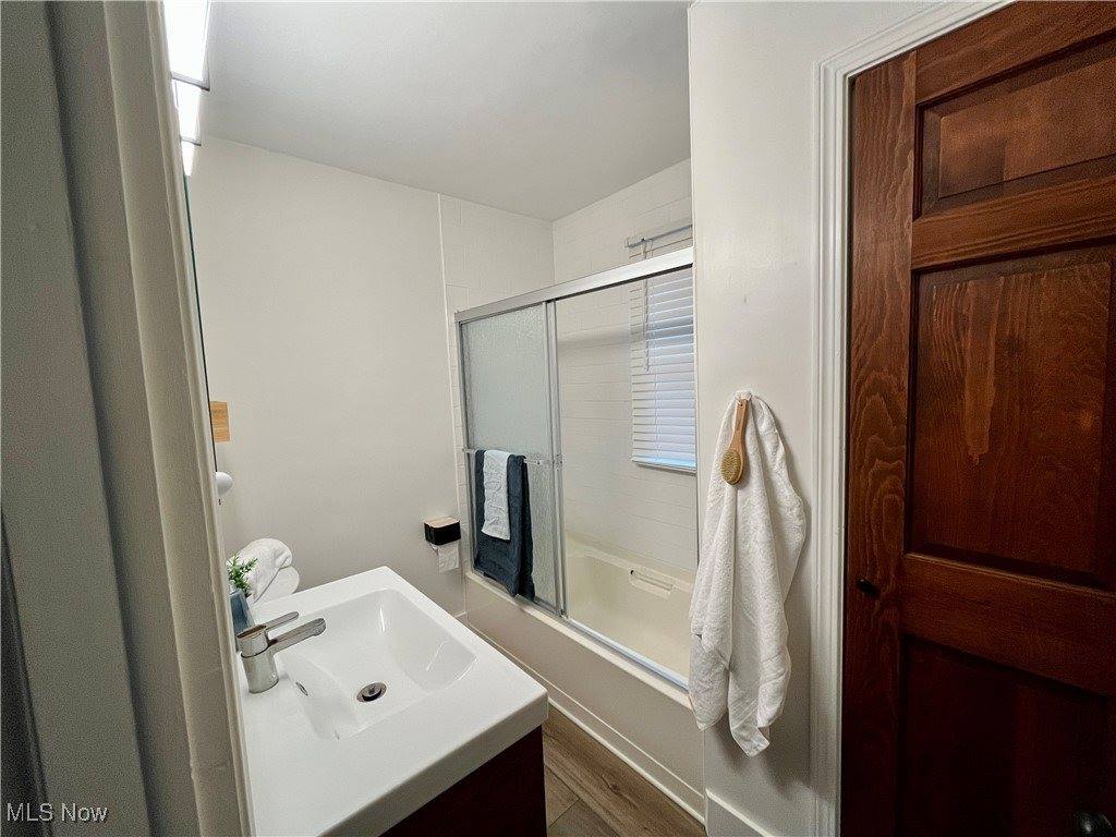 5589 Middletown Road East, New Middletown, OH 44442