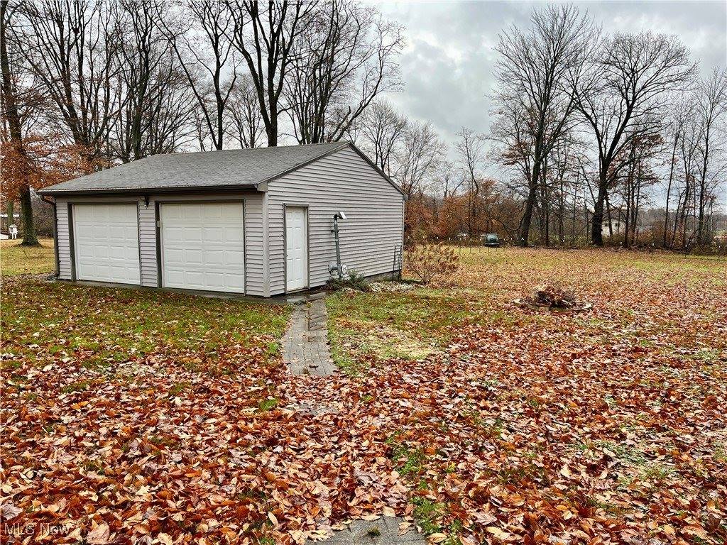 5589 Middletown Road East, New Middletown, OH 44442