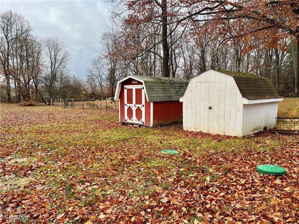 5589 Middletown Road East, New Middletown, OH 44442