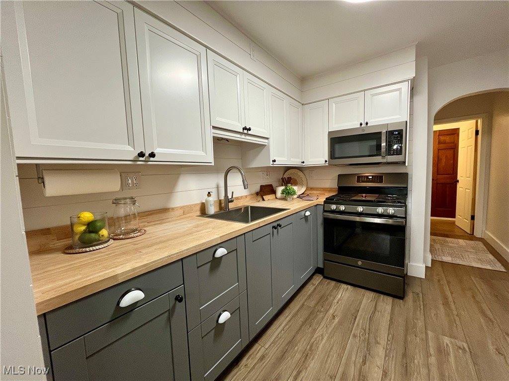 5589 Middletown Road East, New Middletown, OH 44442