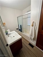 5589 Middletown Road East, New Middletown, OH 44442