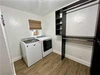 5589 Middletown Road East, New Middletown, OH 44442