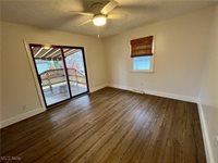 5589 Middletown Road East, New Middletown, OH 44442