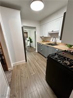 5589 Middletown Road East, New Middletown, OH 44442