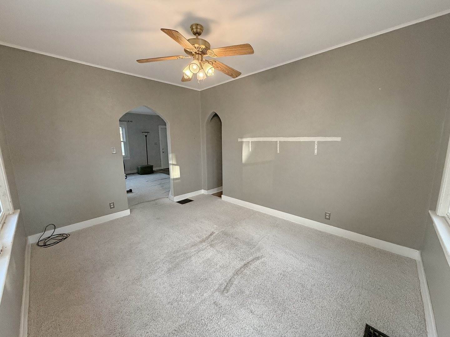 1614 South Carroll Avenue, Freeport, IL 61032