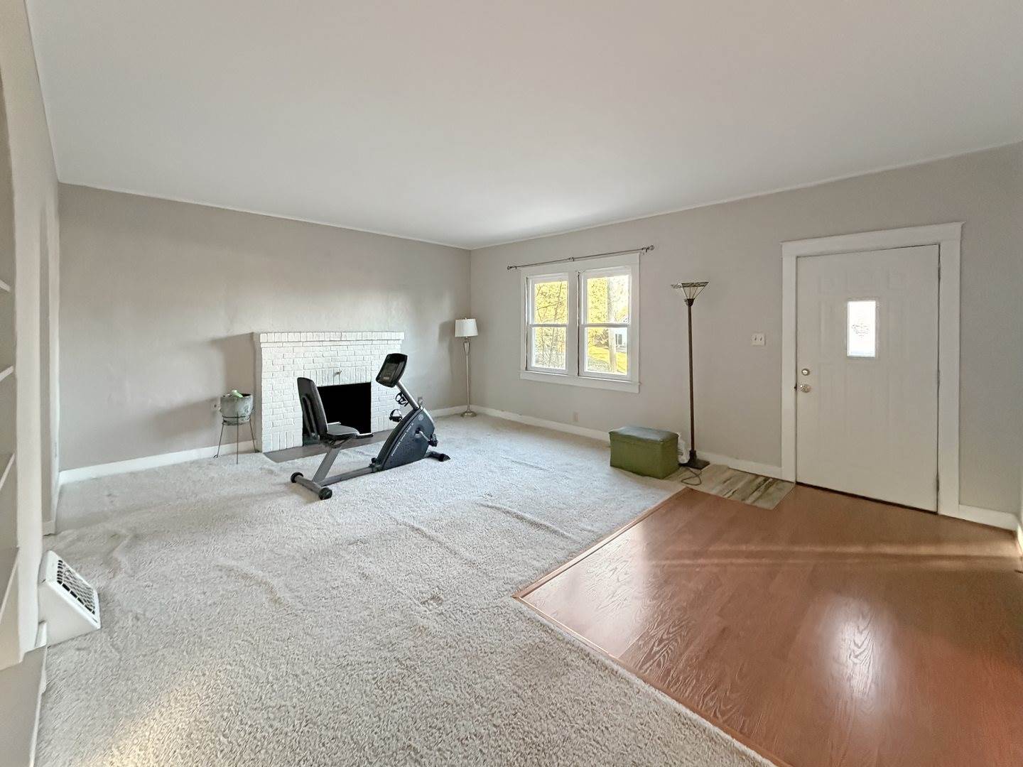 1614 South Carroll Avenue, Freeport, IL 61032