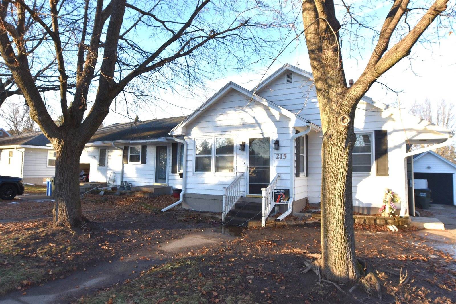 215-217 West Haertel, Portage, WI 53901