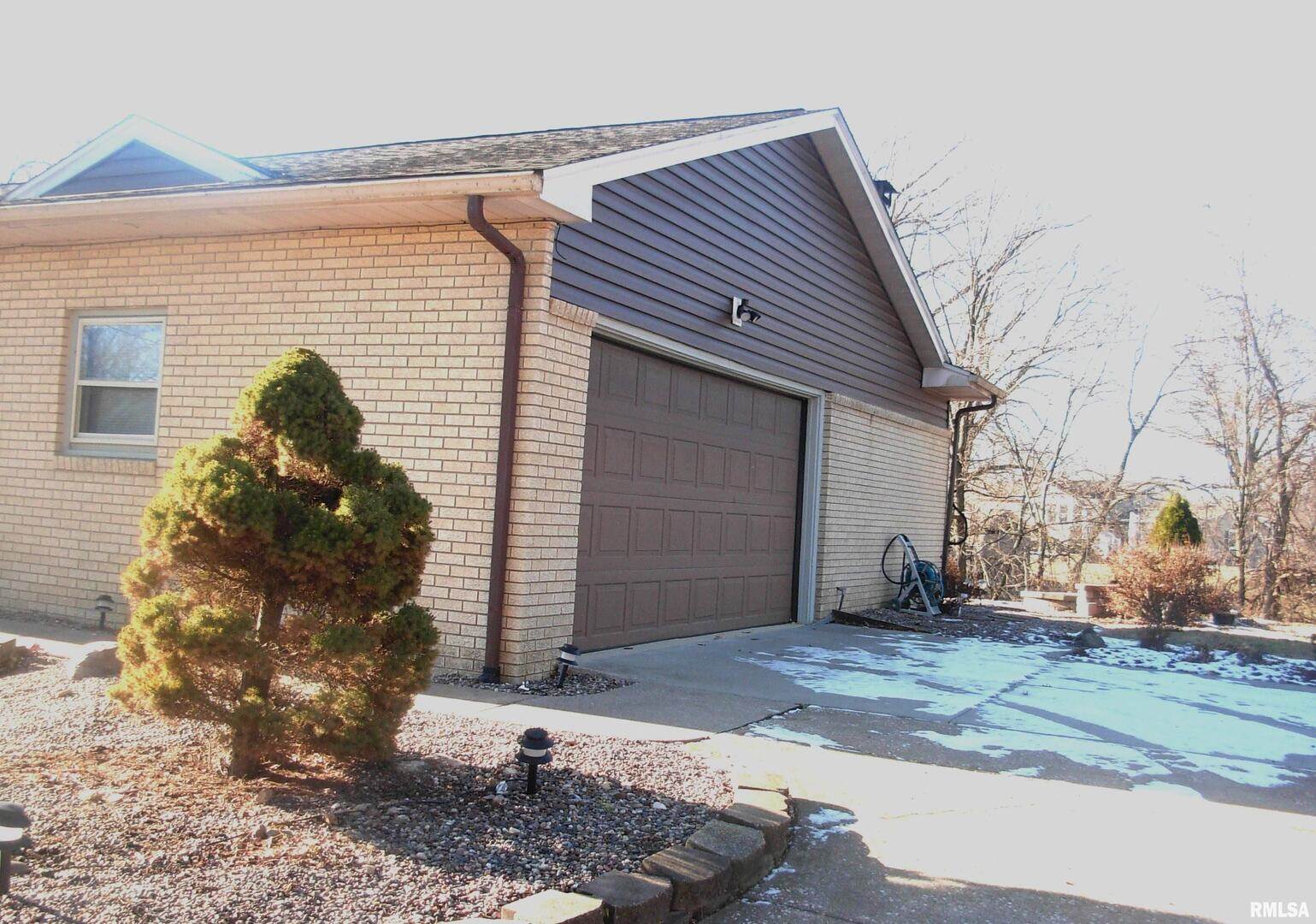108 Andrea Court, Cleveland, IL 61241